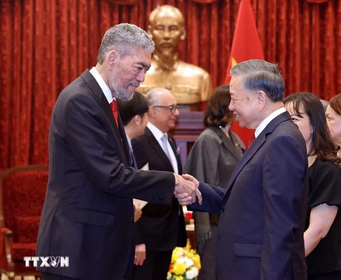 Tổng Bí thư, Chủ tịch nước Tô Lâm tiếp đồng chí Miguel Mejia, Tổng Bí thư Đảng Phong trào Cánh tả Thống nhất (MIU), Bộ trưởng Bộ Chính sách Hội nhập Khu vực của Cộng hòa Dominica. Ảnh: Thống Nhất/TTXVN.