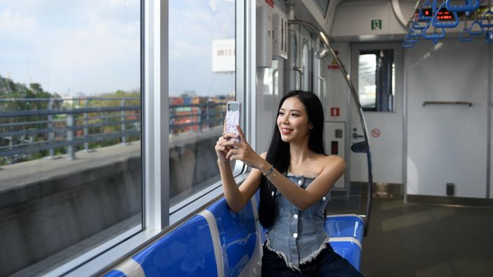 Du khách trải nghiệm toàn tuyến metro số 1 Bến Thành - Suối Tiên trong đợt chạy thử tháng 11/2024. Ảnh: Duy Hiệu.