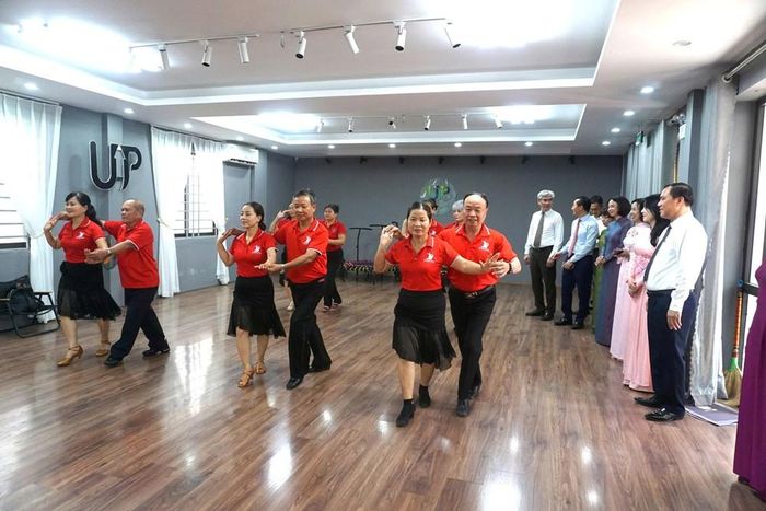 Người dân sinh hoạt văn hóa tại “ngôi nhà chung” của cộng đồng