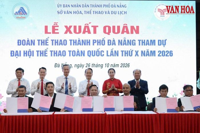 Các huấn luyện viên ký cam kết thực hiện chỉ tiêu giao