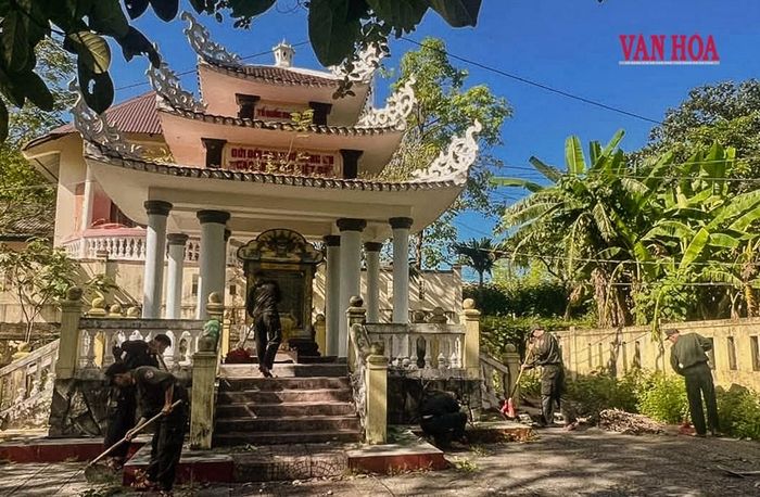 Làm vệ sinh tại các điểm di tích