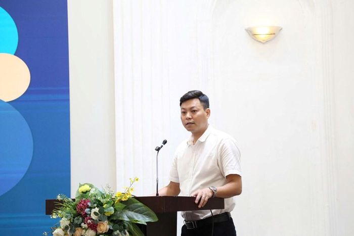 Ông Nguyễn Văn Hùng, Pháp chế viên Vụ Pháp chế (Bộ VHTTDL) tham luận tại Hội thảo