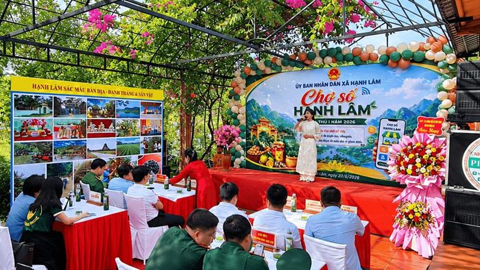 "Chợ số" xã Hạnh Lâm, Nghệ An được tổ chức để giới thiệu sản phẩm địa phương rộng rãi hơn