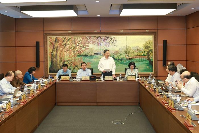Tiếp tục chương trình Kỳ họp thứ hai, Quốc hội khoá XVI, sáng 26/10/2026, Quốc hội thảo luận ở tổ về: Dự án Luật sửa đổi, bổ sung một số điều của Luật Quản lý, sử dụng vũ khí, vật liệu nổ và công cụ hỗ trợ, Luật Phòng cháy, chữa cháy và cứu nạn, cứu hộ; Dự án Luật Bảo vệ công trình quan trọng liên quan đến an ninh quốc gia. Trong ảnh: Tổng Bí thư, Chủ tịch nước Tô Lâm, đại biểu Quốc hội TP Hà Nội phát biểu. Ảnh: Doãn Tấn – TTXVN