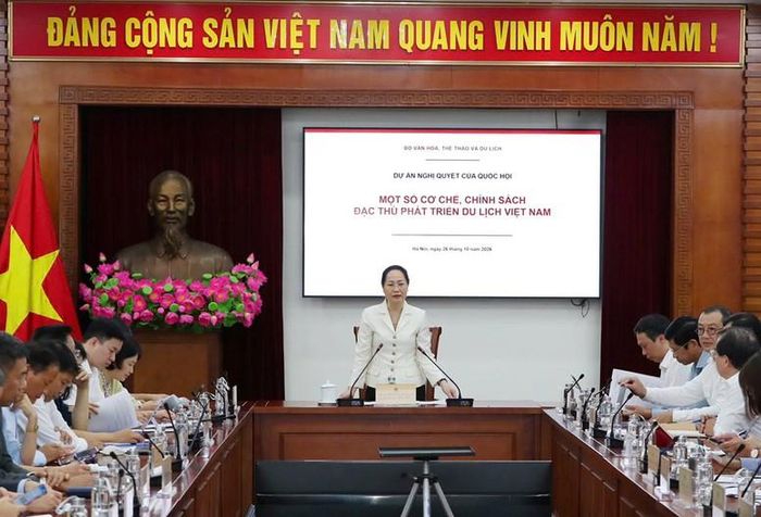 Bộ trưởng Bộ VHTTDL Lâm Thị Phương Thanh chủ trì Hội nghị. Ảnh: Trần Huấn