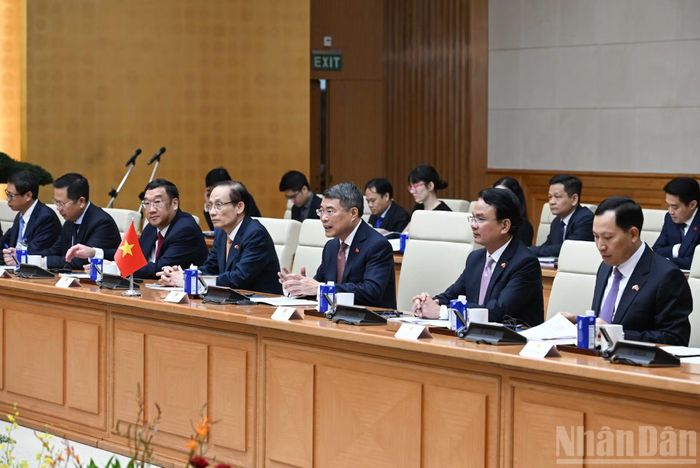 Thủ tướng Lê Minh Hưng và các thành viên Chính phủ Việt Nam hội đàm với Thủ tướng Cộng hòa Ba Lan Donald Tusk.