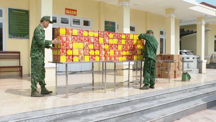 Số lượng pháo hoa bị thu giữ. (Ảnh: VI TOÀN)