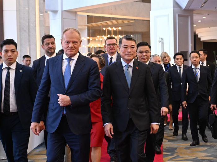 Thủ tướng Lê Minh Hưng và Thủ tướng Cộng hòa Ba Lan Donald Tusk đến dự Hội nghị bàn tròn Doanh nghiệp Việt Nam-Ba Lan.