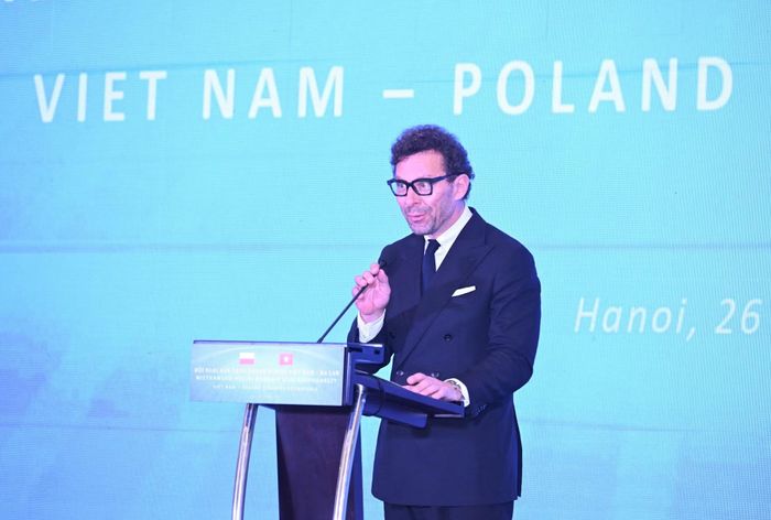Chủ tịch Hội đồng quản trị, Cơ quan Đầu tư và Thương mại Ba Lan Artur Osuchowski phát biểu tại hội nghị.