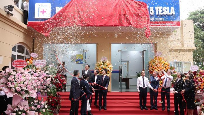 Lễ khai trương hệ thống cộng hưởng từ siêu từ lực MRI 5T. (Ảnh: MDI)