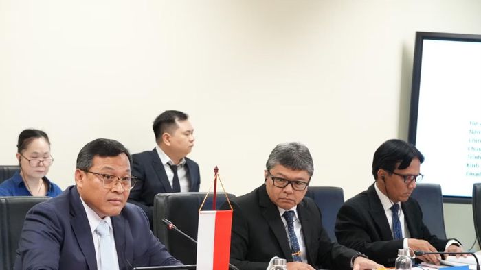 Ông Sarjono, Vụ trưởng Kiểm toán I, Ủy ban Kiểm toán Indonesia phát biểu tại hội thảo. (Ảnh: N.LỘC)