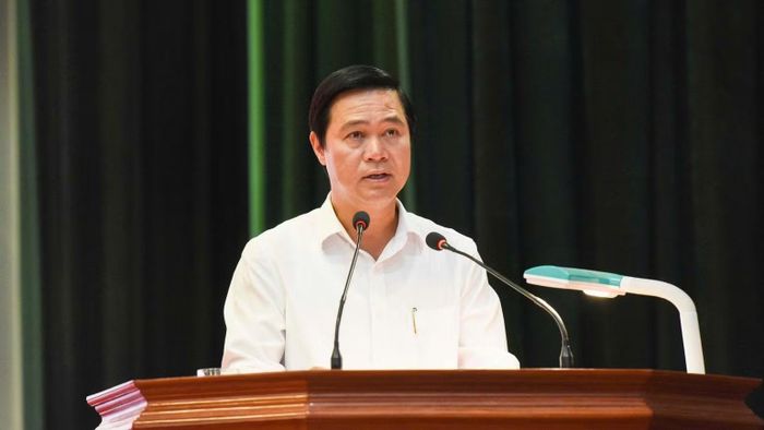 Phó Chủ tịch Ủy ban nhân dân thành phố Bắc Ninh Lê Xuân Lợi, Trưởng Ban Chỉ đạo tìm kiếm, quy tập và xác định danh tính hài cốt liệt sĩ thành phố phát biểu. (Ảnh: TT)
