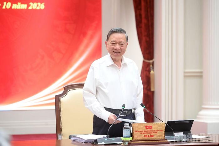 Tổng Bí thư, Chủ tịch nước Tô Lâm phát biểu chỉ đạo tại phiên họp.