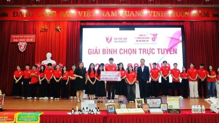 Dự án "Tất gel thảo dược An Túc" đồng thời đạt danh hiệu "Dự án được yêu thích nhất".