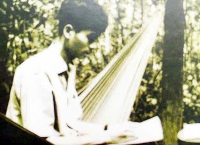  Nhà thơ Lê Anh Xuân ở chiến trường Nam Bộ.  