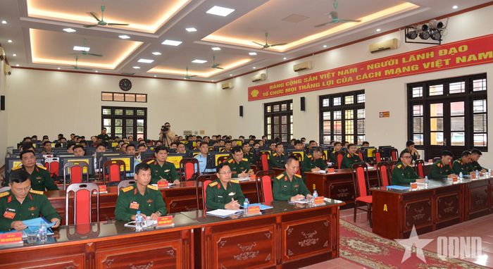 Các đại biểu dự khai mạc lớp tập huấn. 