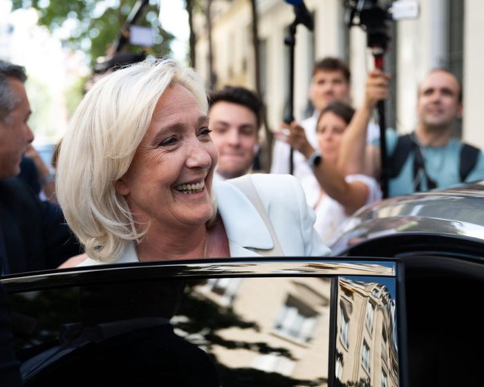  Bà Marine Le Pen tại Paris ngày 22-10, thời điểm bà công bố chiến dịch tranh cử tổng thống mới nhất. Ảnh: Jeanne Accorsini/Sipa/Shutterstock 
