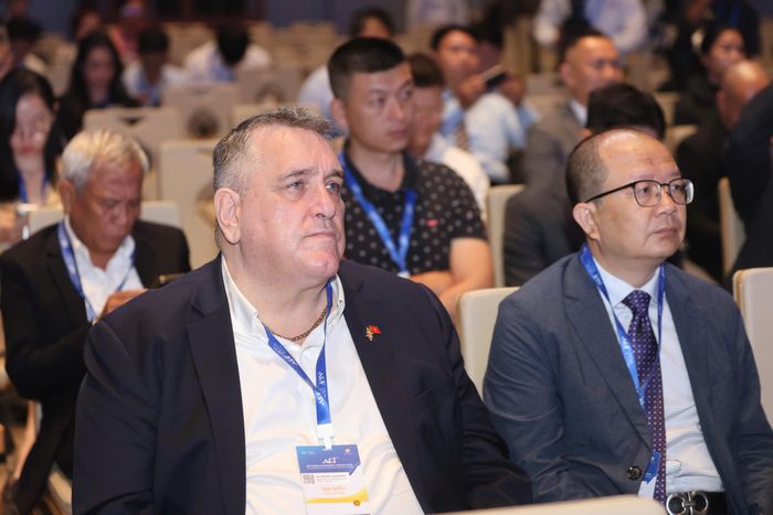 Các đại biểu tham dự Ngày Đổi mới sáng tạo mở 2026, chủ đề “Kiến tạo thành phố công nghiệp thế hệ mới”, tại Thiskyhall Sala sáng 26-10. Ảnh: HÙNG TRIỀU 