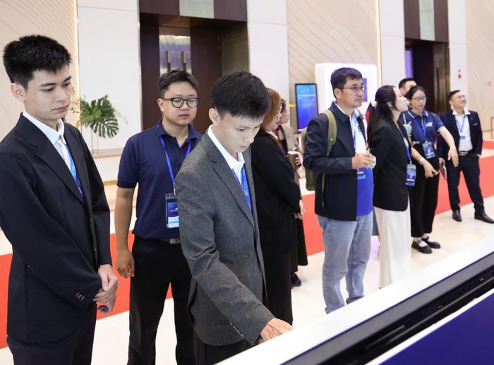  Các đại biểu tham dự Ngày Đổi mới sáng tạo mở 2026, chủ đề “Kiến tạo thành phố công nghiệp thế hệ mới”, tại Thiskyhall Sala sáng 26-10. Ảnh: HÙNG TRIỀU 