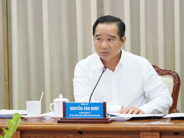 Chủ tịch UBND TPHCM Nguyễn Văn Được phát biểu chỉ đạo tại cuộc họp rà soát công tác chuẩn bị Diễn đàn Kinh tế Mùa thu 2026, ngày 26-10 tại trụ sở UBND TPHCM. Ảnh: HÙNG TRIỀU
