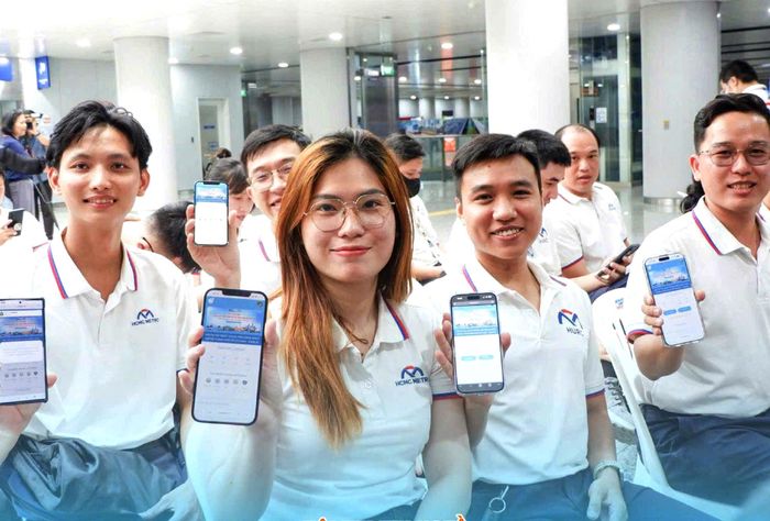  Các thí sinh tham dự phần thi lý thuyết. Ảnh: HỒNG ĐÀO 