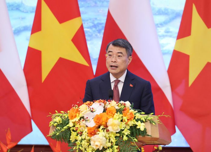  Thủ tướng Lê Minh Hưng phát biểu tại họp báo. Ảnh: QUANG PHÚC 