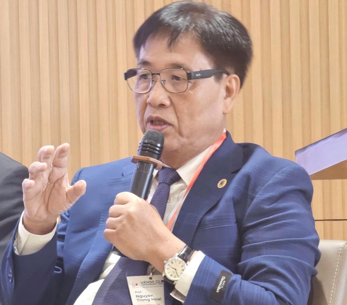 GS-TS Nguyễn Trọng Hoài chia sẻ tại sự kiện.