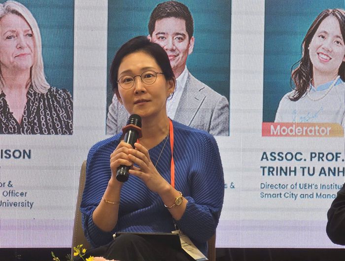 TS Sun-young Cho phát biểu tại sự kiện.