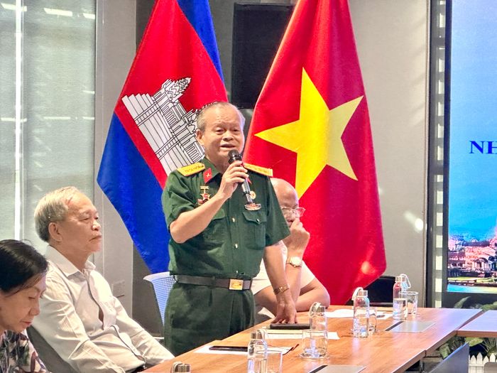  Đại tá Trần Văn Thông, Phó trưởng Ban liên lạc cựu chuyên gia Việt Nam - Campuchia, phát biểu tại chương trình. Ảnh: HỒ SƠN 