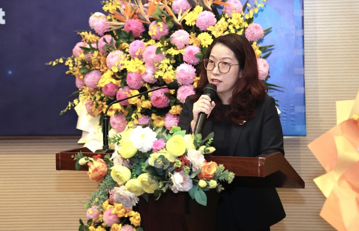  TS Bùi Trần Quỳnh Ngọc, Phó Hiệu trưởng nhà trường, phát biểu. 