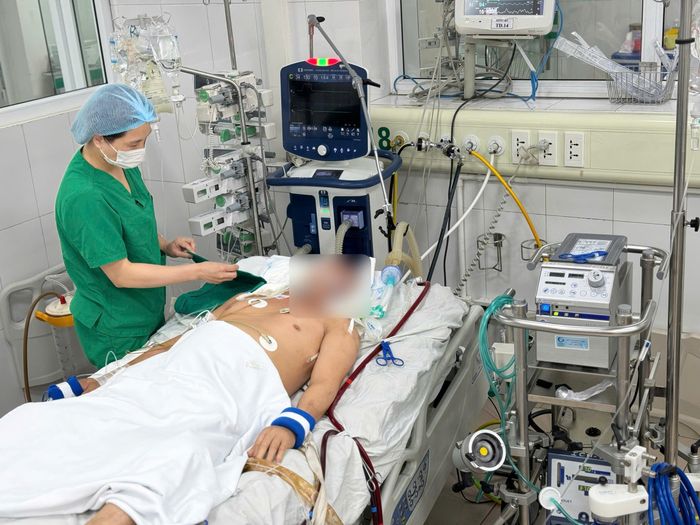 Sốt xuất huyết khiến nam thanh niên 23 tuổi phải chạy ECMO trong 13 ngày. Ảnh: ĐẶNG THANH