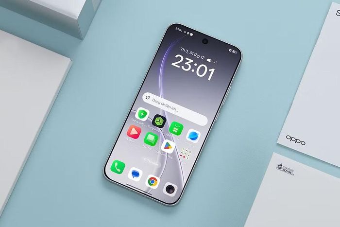 5. OPPO Reno15 5G ghi điểm trong phân khúc gaming tầm trung nhờ sự kết hợp giữa vi xử lý Snapdragon 7 Gen 4, viên pin dung lượng 6.500mAh và công nghệ sạc siêu nhanh 80W, đáp ứng tốt nhu cầu chơi game, xem phim và giải trí đa phương tiện suốt cả ngày.