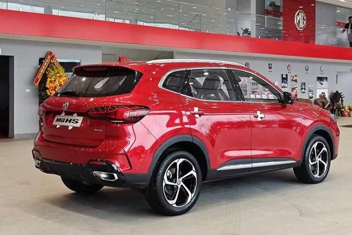 Trái tim" của MG HS là động cơ xăng 4 xi-lanh, tăng áp, dung tích 1.5L với công suất tối đa 173 mã lực và mô-men xoắn cực đại 275 Nm.