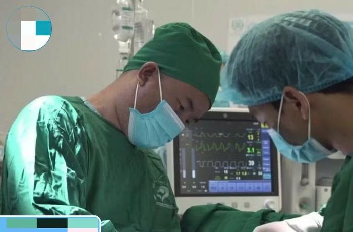 Bác sĩ phẫu thuật cho bệnh nhi - Ảnh BVCC
