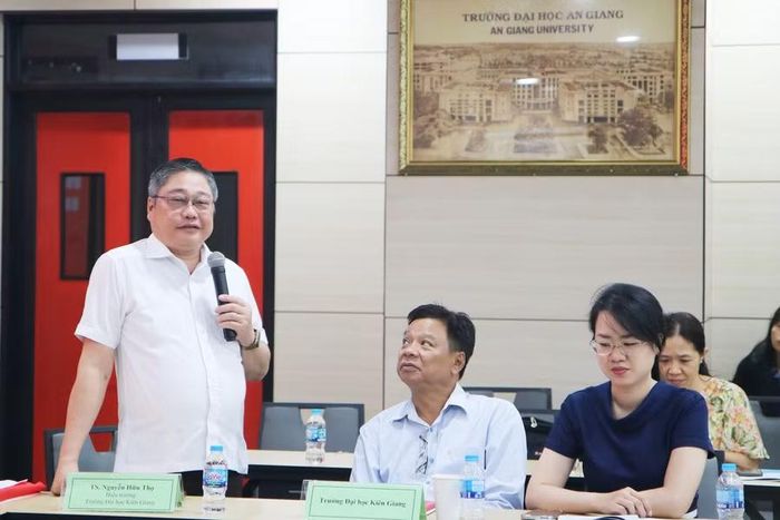 TS Nguyễn Hữu Thọ, Hiệu trưởng Trường Đại học Kiên Giang, nhận xét về các phong cách và nghệ thuật lãnh đạo.