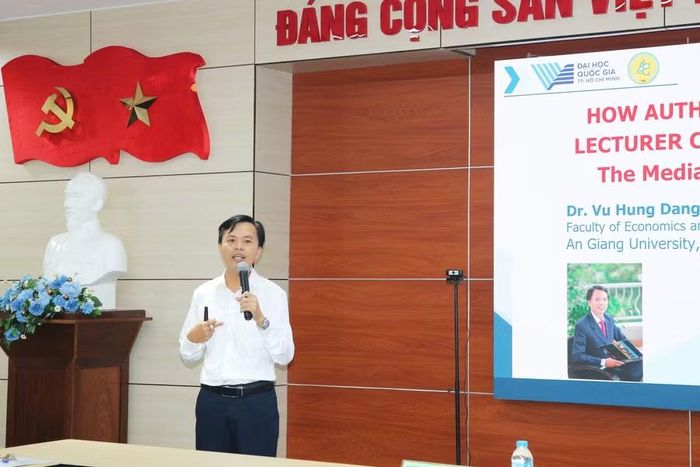 TS Đặng Hùng Vũ, Phó Trưởng khoa phụ trách Khoa Kinh tế - Quản trị kinh doanh (AGU), làm rõ tác động của phong cách lãnh đạo đích thực đến giảng viên.