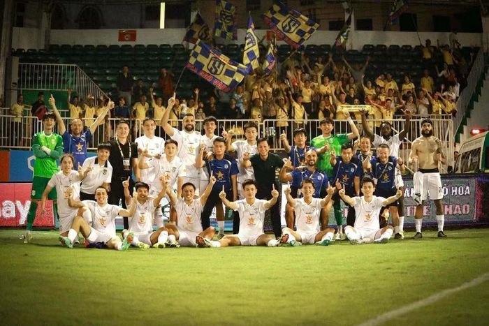 CLB Sông Lam Nghệ An bất ngờ vươn lên dẫn đầu sau 5 vòng đấu tại V-League 2026/2027. Ảnh: Sông Lam Nghệ An.