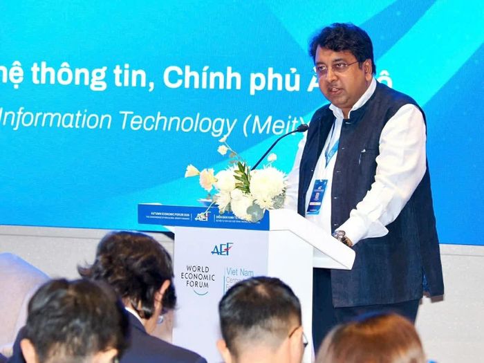 Ông Ajit Kumar, Vụ trưởng thuộc Bộ Điện tử và Công nghệ thông tin Ấn Độ, phát biểu tại sự kiện. (Ảnh: Thành Long)