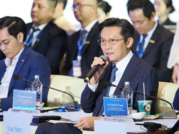 Ông Phạm Phú Trường, Phó Giám đốc Trung tâm Cách mạng công nghiệp lần thứ tư tại TP. Hồ Chí Minh (HCMC C4IR), điều phối phiên thảo luận. (Ảnh: Thành Long)