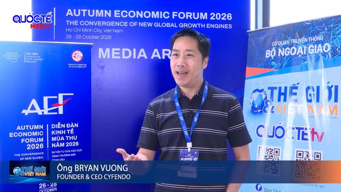 Ông Bryan Vuong, nhà sáng lập kiêm Giám đốc điều hành Cyfendo, giới thiệu giải pháp bảo mật ứng dụng AI nhằm tăng cường an ninh mạng cho doanh nghiệp. (Ảnh: Thành Long)