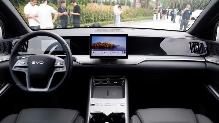Thiết kế khoang lái phiên bản Sealion 5 Premium. Ảnh: TGPT