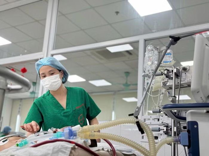 Hiện Bệnh viện Bệnh Nhiệt đới Trung ương đang điều trị 18 bệnh nhân sốt xuất huyết Dengue. Ảnh: Thanh Đặng