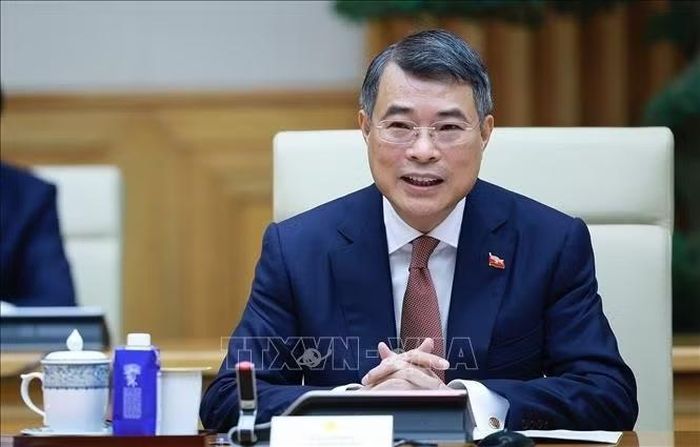 Thủ tướng Lê Minh Hưng đề nghị phía Ba Lan tiếp tục quan tâm tạo điều kiện thuận lợi để cộng đồng người Việt Nam an tâm sinh sống, hòa nhập và đóng góp tích cực cho sự phát triển của Ba Lan, phát huy vai trò là cầu nối giữa nhân dân hai nước. Ảnh: TTXVN