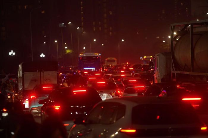 Quy mô khán giả lớn đòi hỏi đơn vị tổ chức và các lực lượng chức năng phối hợp chặt chẽ, triển khai đồng bộ các phương án kiểm soát, chủ động xử lý tình huống phát sinh, bảo đảm an ninh, an toàn xuyên suốt đêm nhạc.