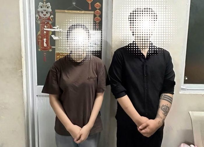 Chị M.T. và bạn trai là anh B.N.T. tại cơ quan công an.