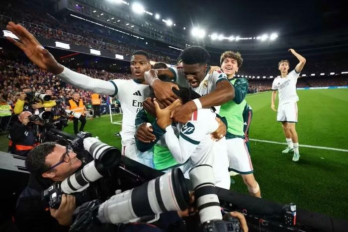 Mbappe ăn mừng bàn thắng ấn định tỷ số 2-1