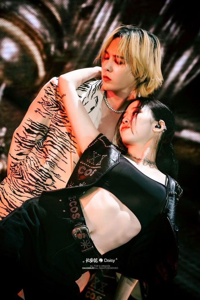 Concert của Big Bang tại sân vận động Mỹ Đình khiến nhiều khán giả xúc động.