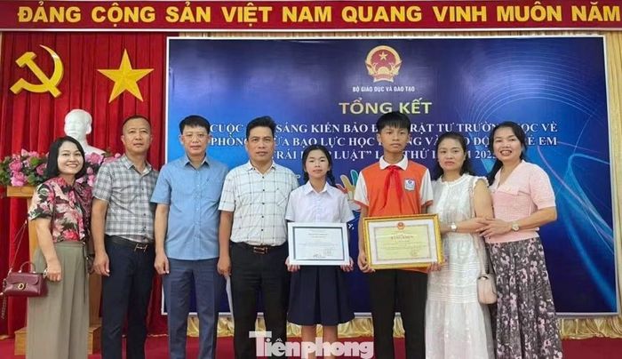 Học sinh Nghệ An đạt giải cao tại cuộc thi “Sáng kiến bảo đảm trật tự trường học về phòng ngừa bạo lực học đường và lao động trẻ em trái pháp luật” do Bộ GD&ĐT tổ chức.