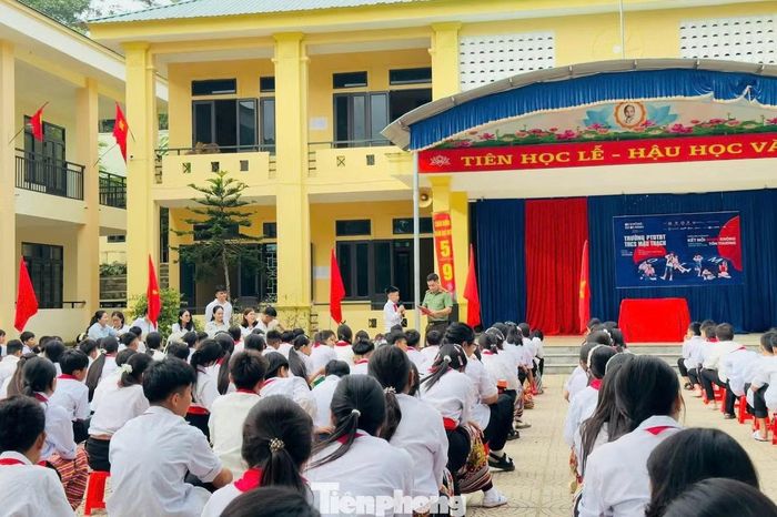 Công tác tư vấn tâm lý, giáo dục kỹ năng sống cho học sinh được xác định là giải pháp quan trọng nhằm phát hiện, ngăn ngừa bạo lực học đường từ sớm.