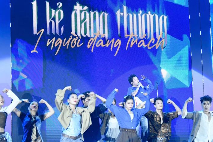 Cách đây hai năm trên sân khấu Rap Việt, anh nhận lời khen của B Ray, Karik, Big Daddy về khả năng rap melody, xử lý giai điệu linh hoạt cùng màu sắc âm nhạc hiện đại, cập nhật xu hướng.
